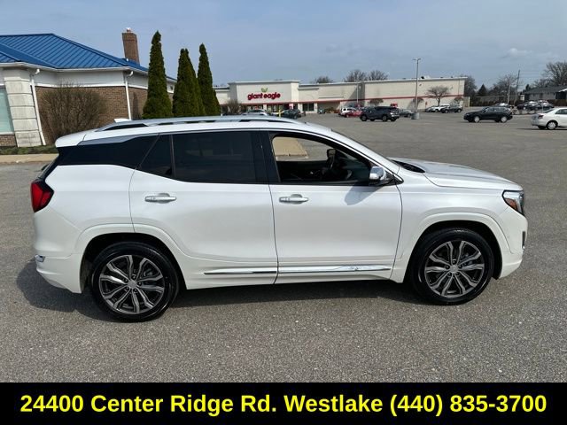Used 2020 GMC Terrain Denali w/ Denali Premium Package AWD/4WD image 8