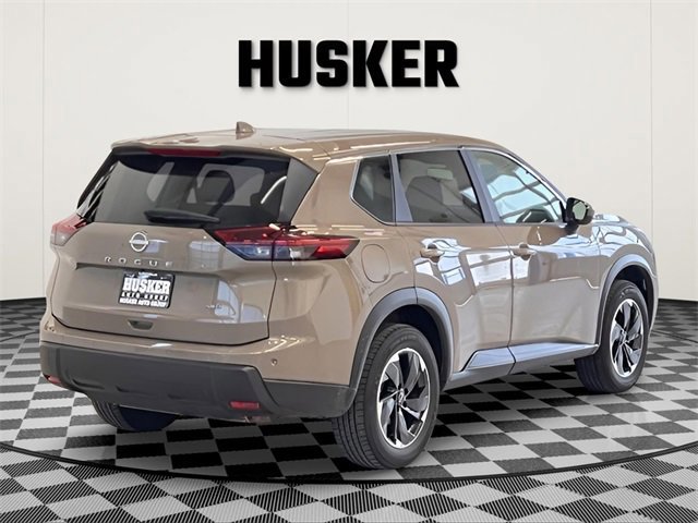Used 2025 Nissan Rogue SV image 8