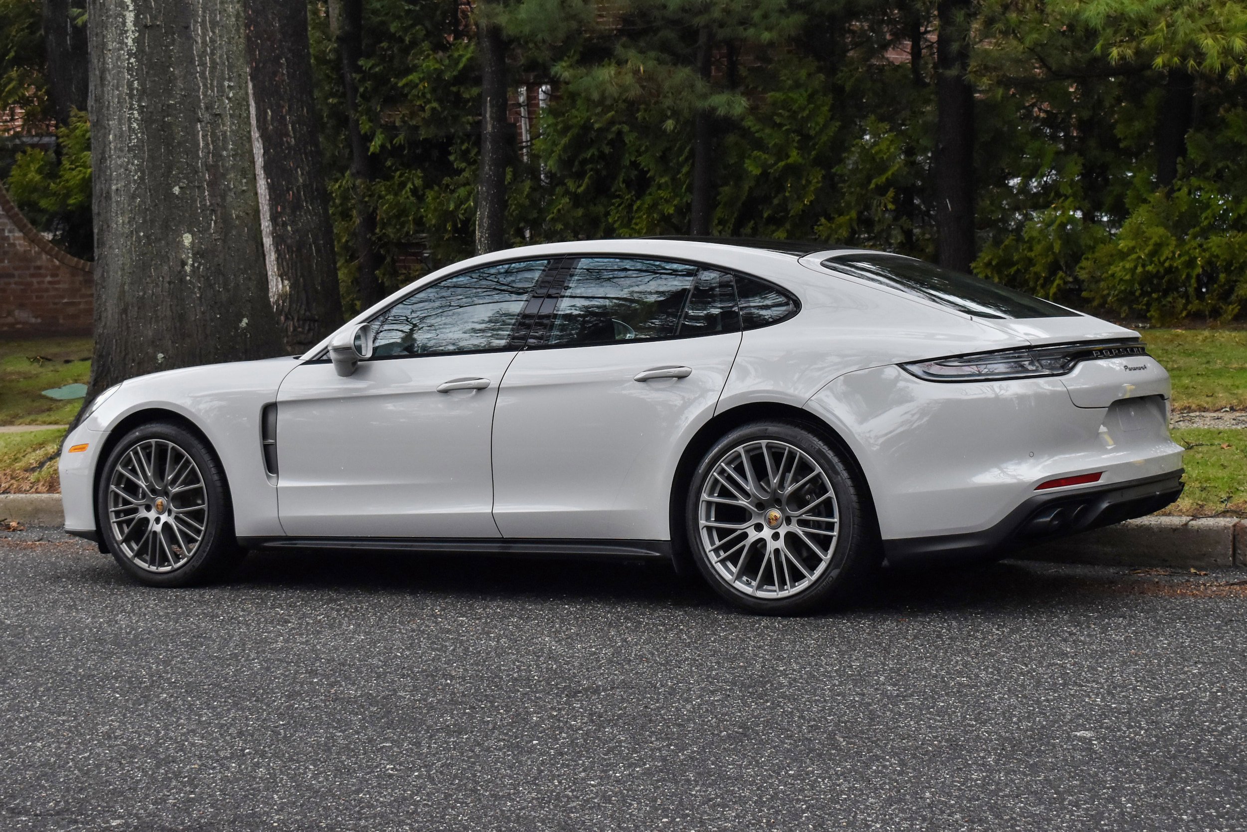 Used 2023 Porsche Panamera 4 Platinum Edition image 6