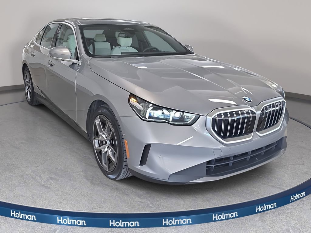 Used 2026 BMW 530i w/ Premium Package image 4