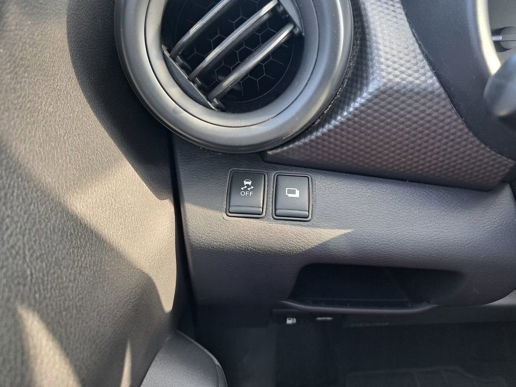 Used 2019 Nissan Kicks S image 14