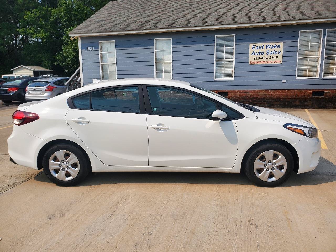 Used 2017 Kia Forte LX FWD image 4