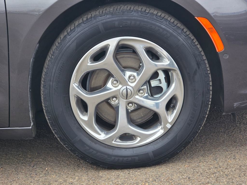 Used 2022 Chrysler Pacifica Limited image 32