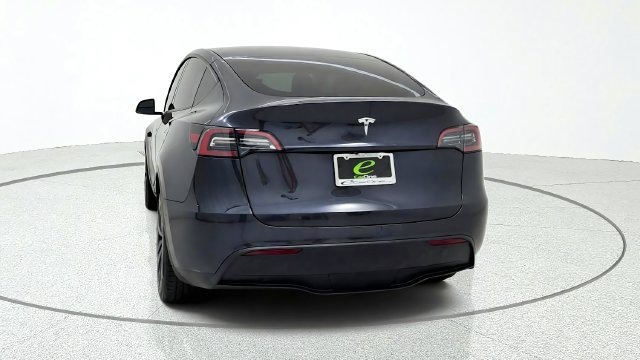 Used 2025 Tesla Model Y Long Range RWD image 7