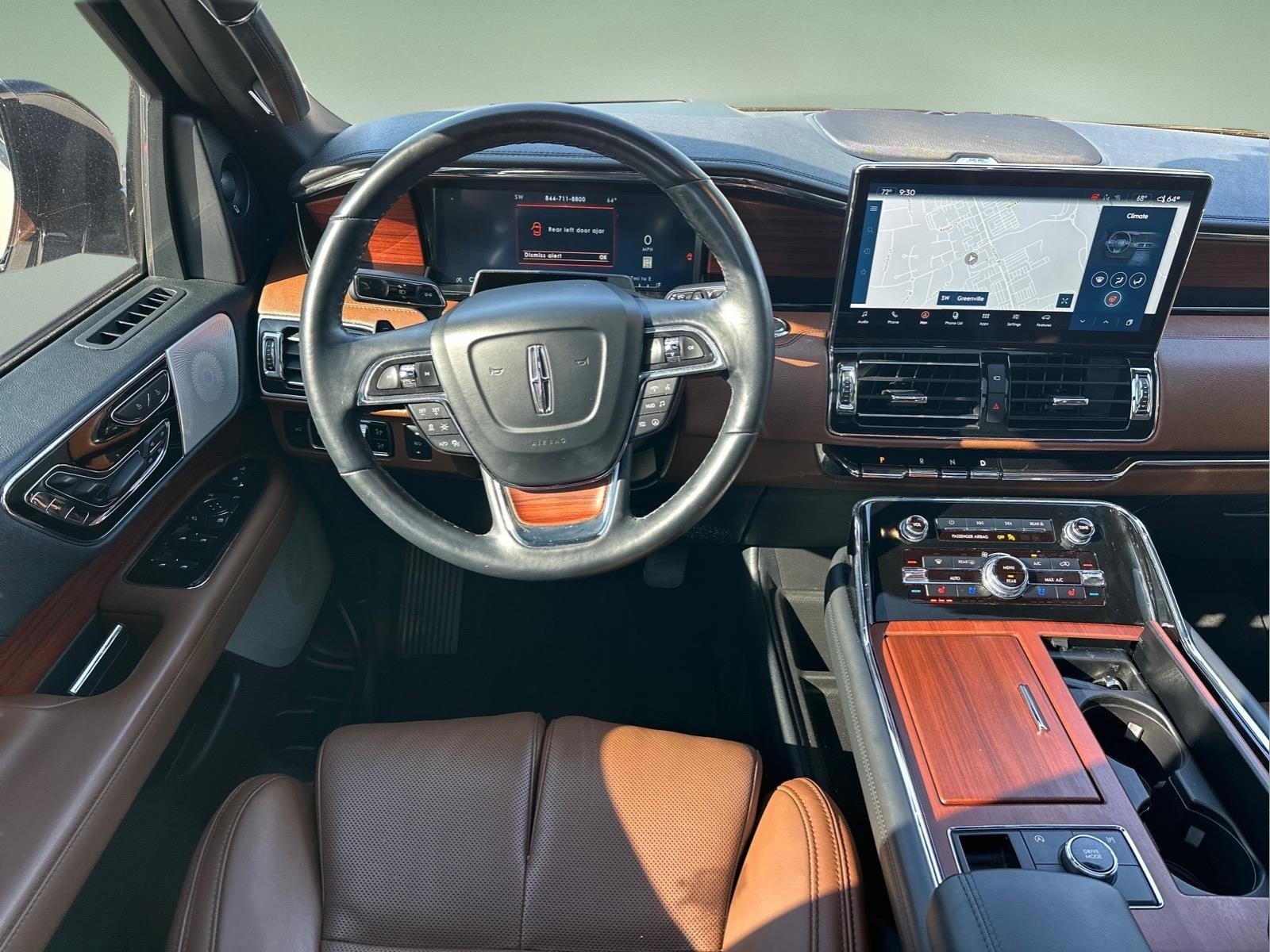 Used 2024 Lincoln Navigator Reserve AWD/4WD image 11