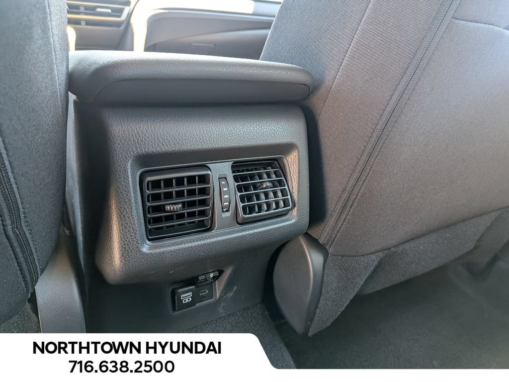 Used 2025 Toyota Camry LE AWD/4WD image 29