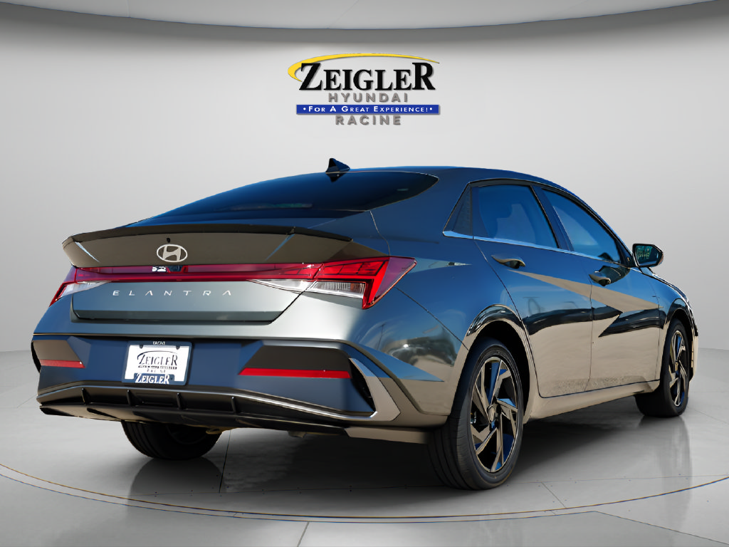 New 2026 Hyundai Elantra SEL Sport FWD image 7