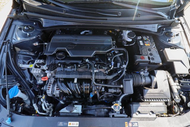 Used 2024 Hyundai Elantra SE image 40