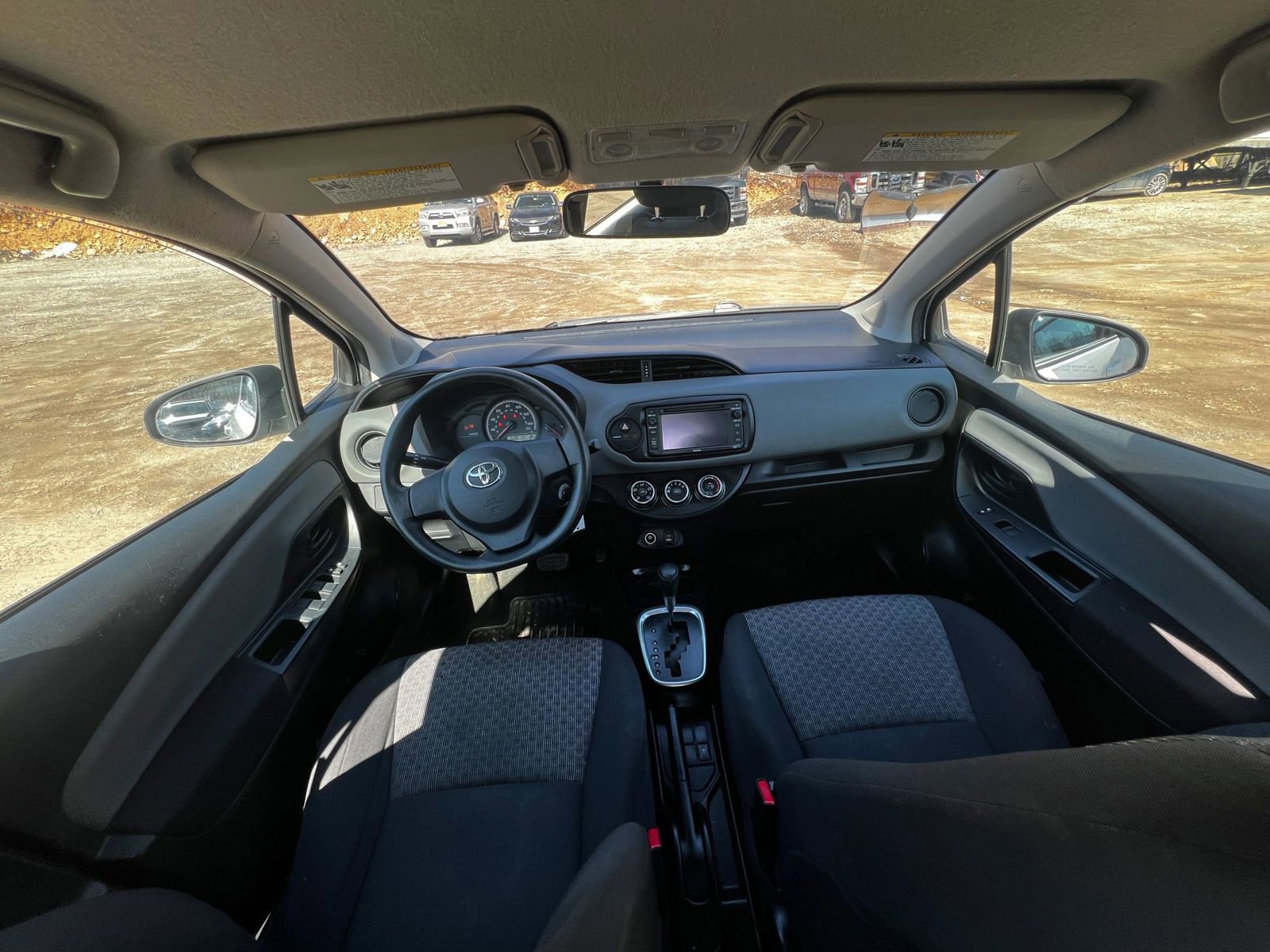 Used 2016 Toyota Yaris L FWD image 13