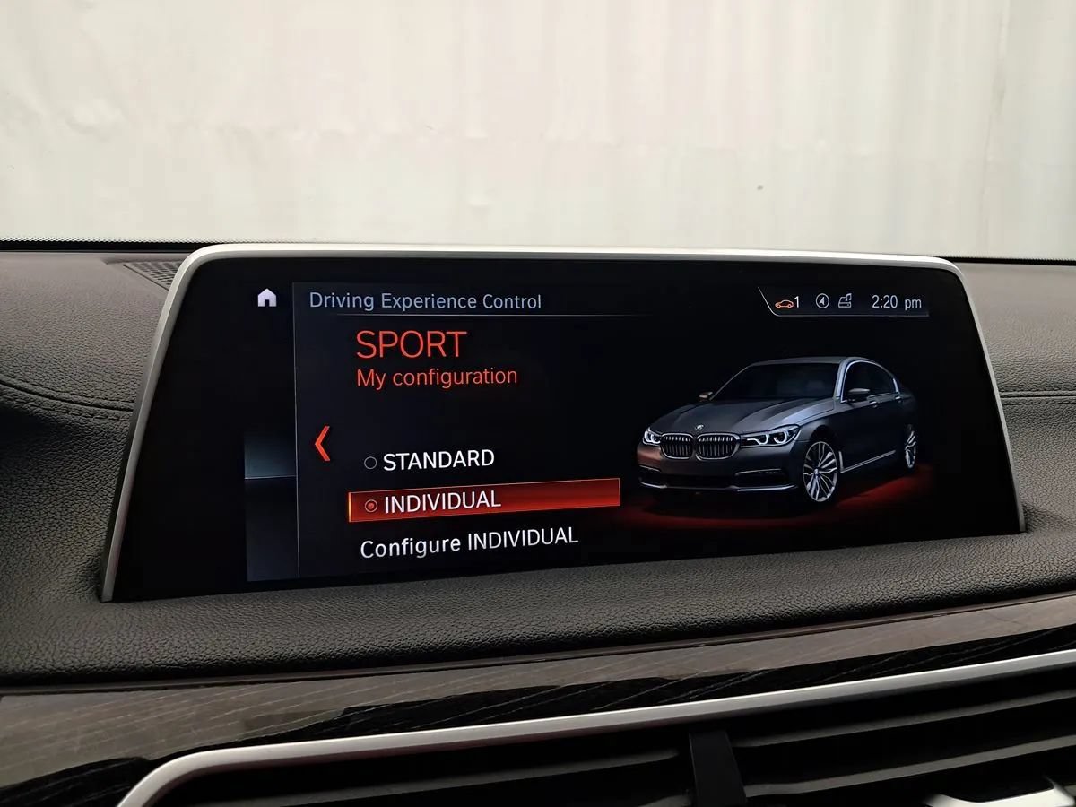 Used 2019 BMW 750i xDrive w/ M Sport Package AWD/4WD image 30