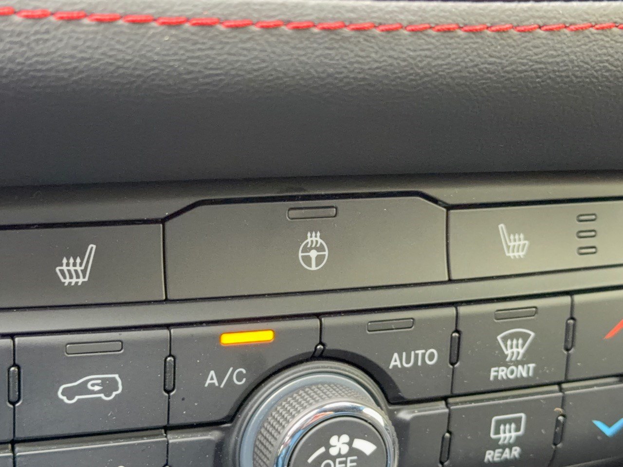 Used 2025 Dodge Durango GT AWD/4WD image 32