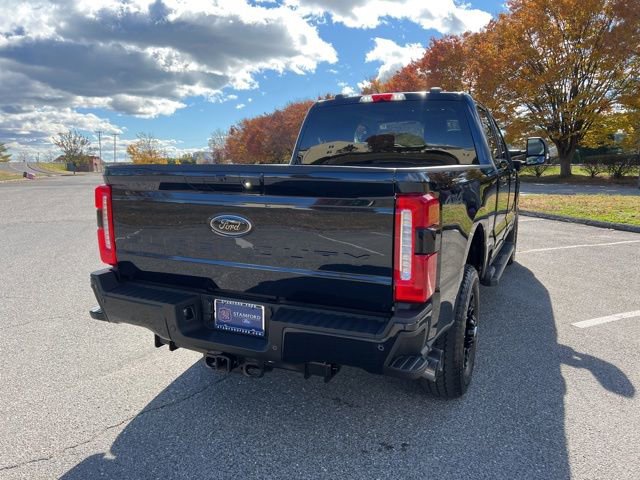 Used 2025 Ford F350 Lariat w/ Black Appearance Package image 9