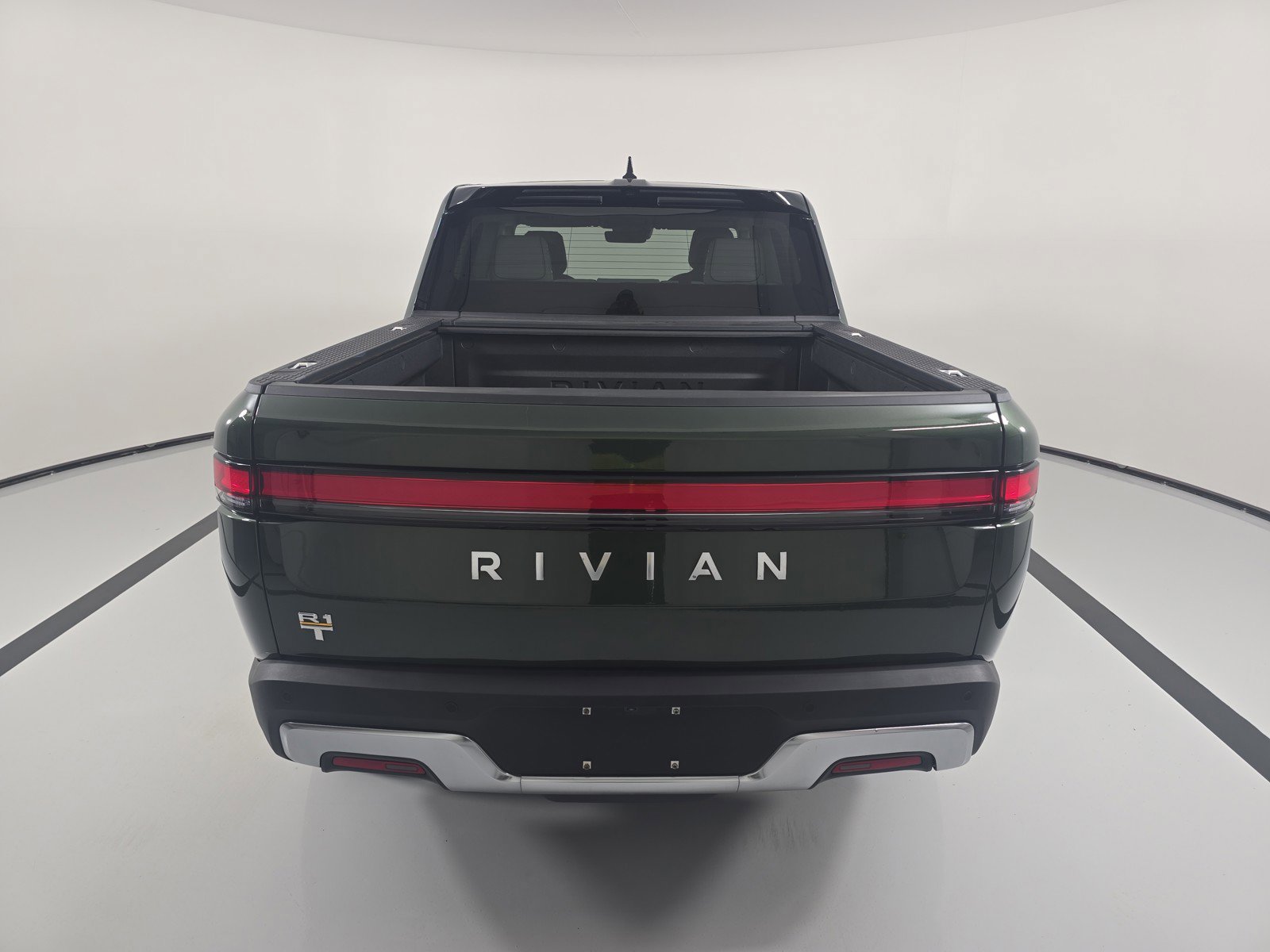 Used 2024 Rivian R1T Adventure AWD/4WD image 4