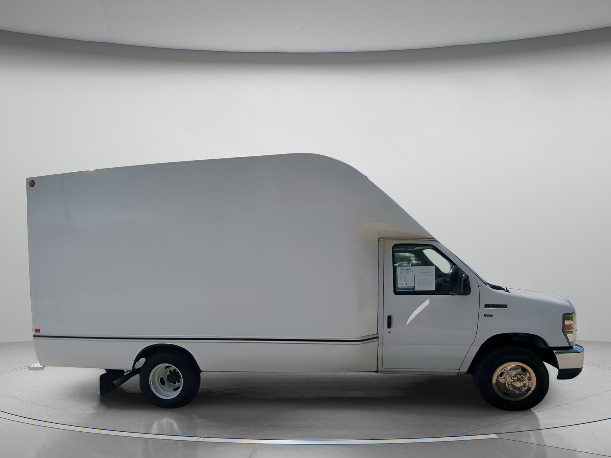 Used 2019 Ford E-350 and Econoline 350 Super Duty RWD image 33