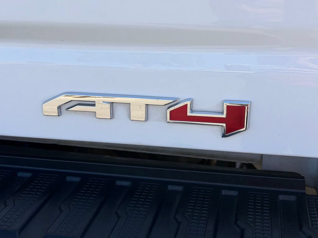 Used 2025 GMC Sierra 2500 AT4 w/ AT4 Premium Plus Package AWD/4WD image 8