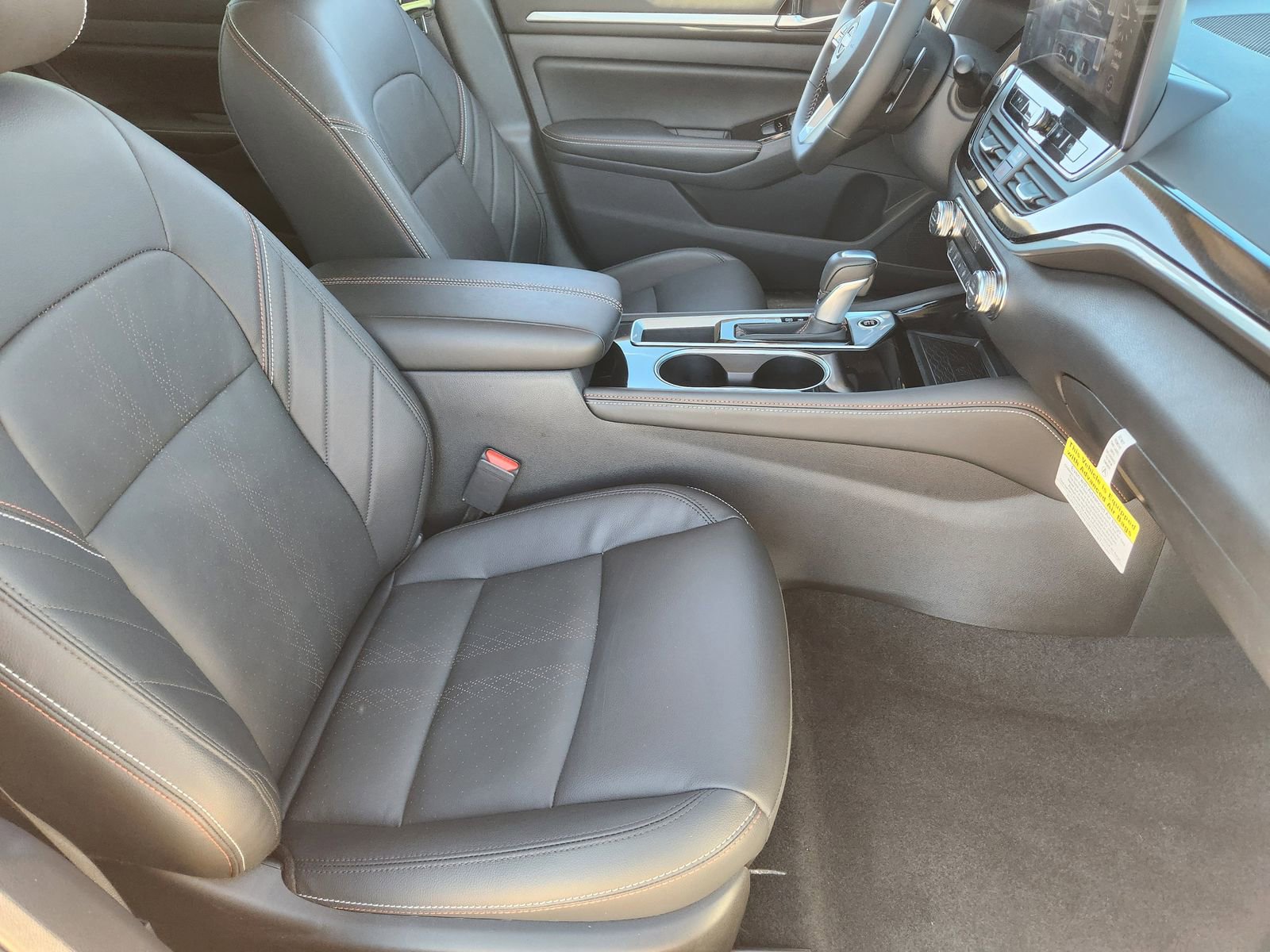 Used 2025 Nissan Altima 2.5 SR w/ SR Premium Package image 18