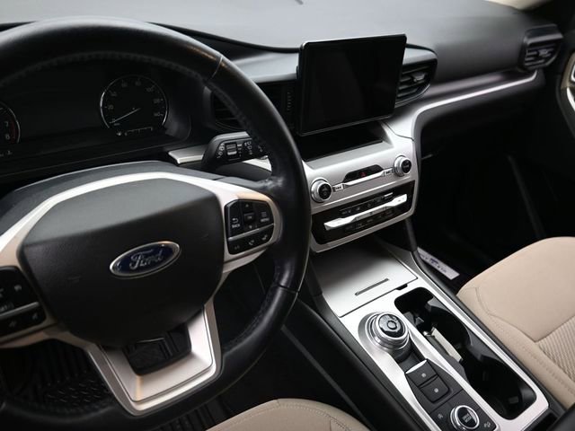 Used 2022 Ford Explorer XLT image 24