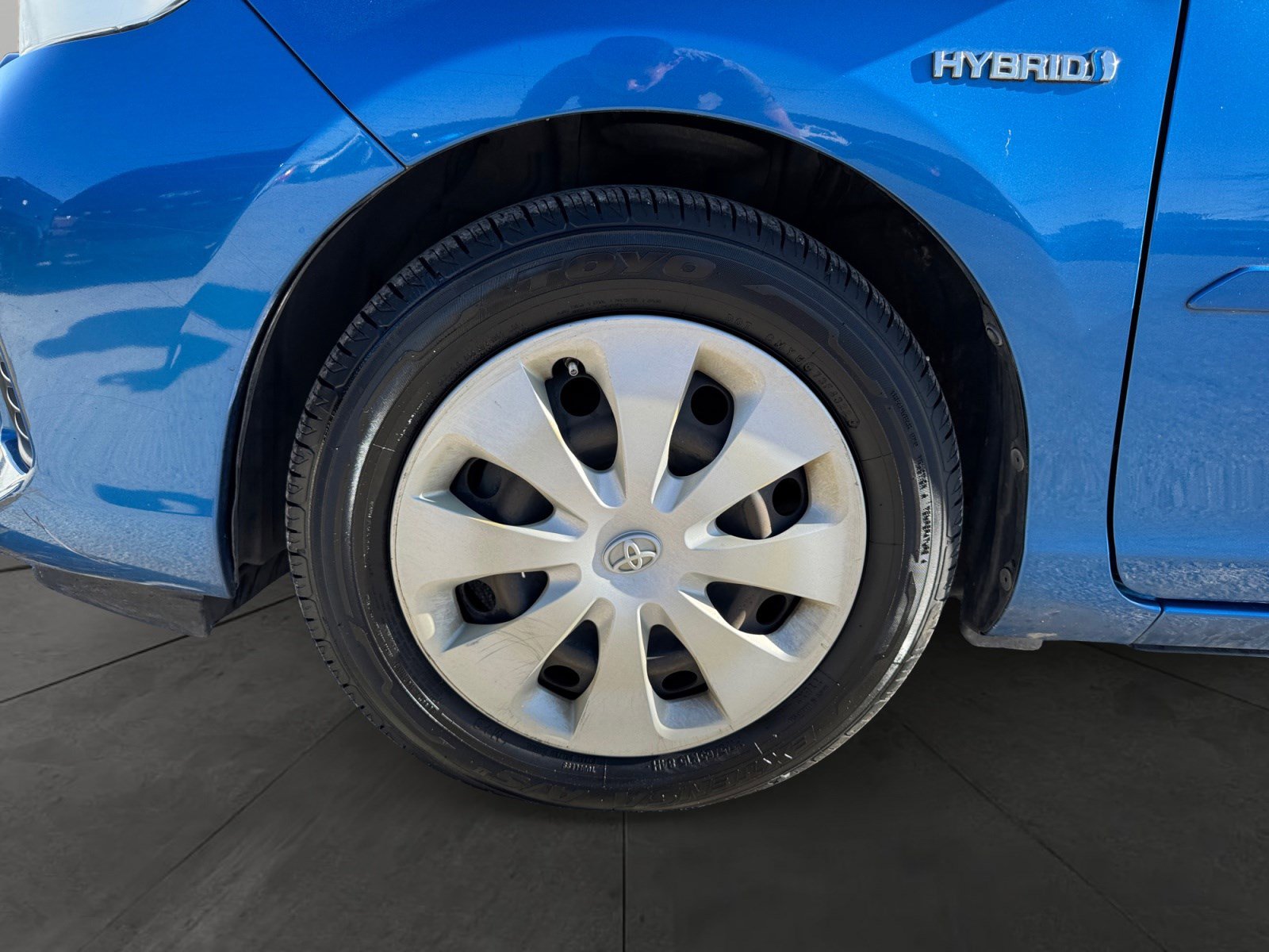 Used 2013 Toyota Prius C One image 14