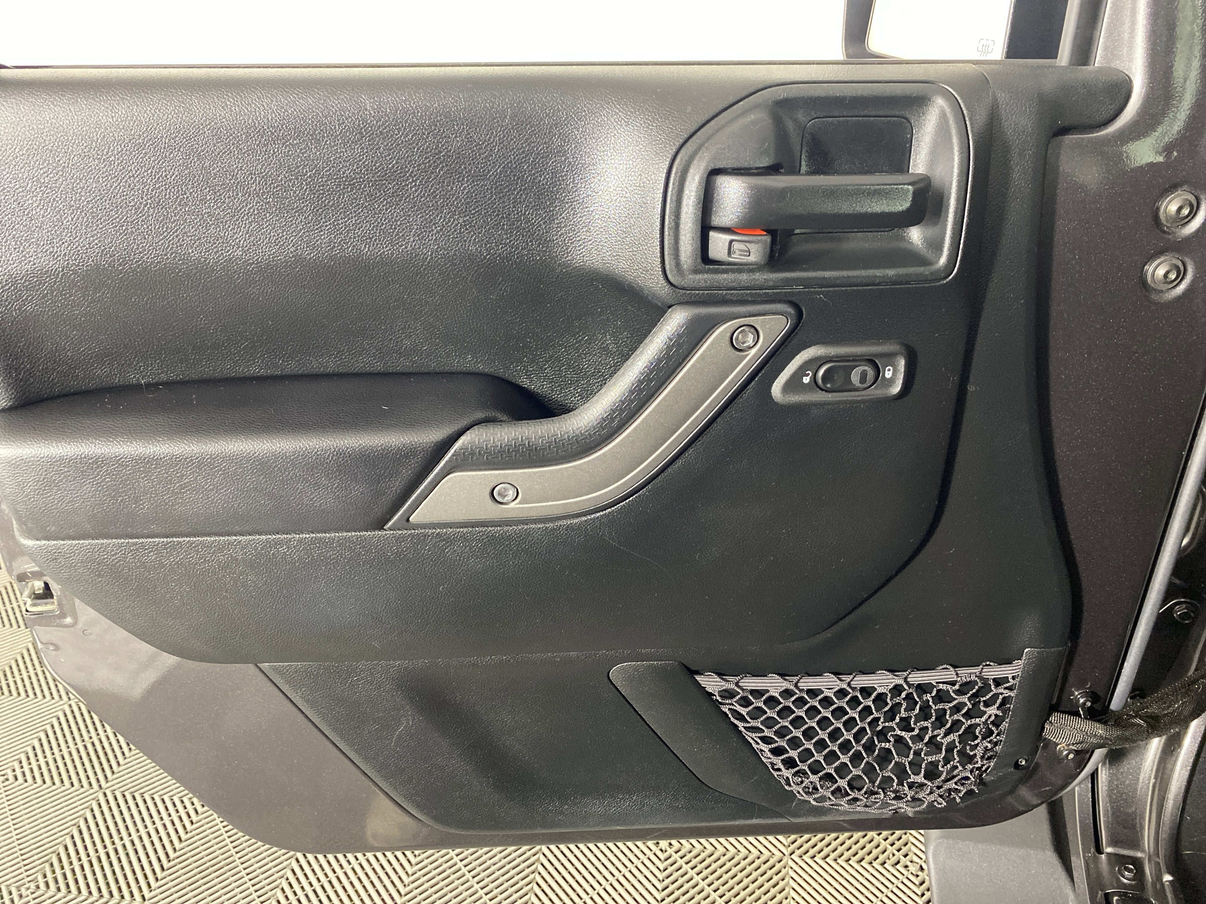 Used 2018 Jeep Wrangler Unlimited Sport S AWD/4WD image 10