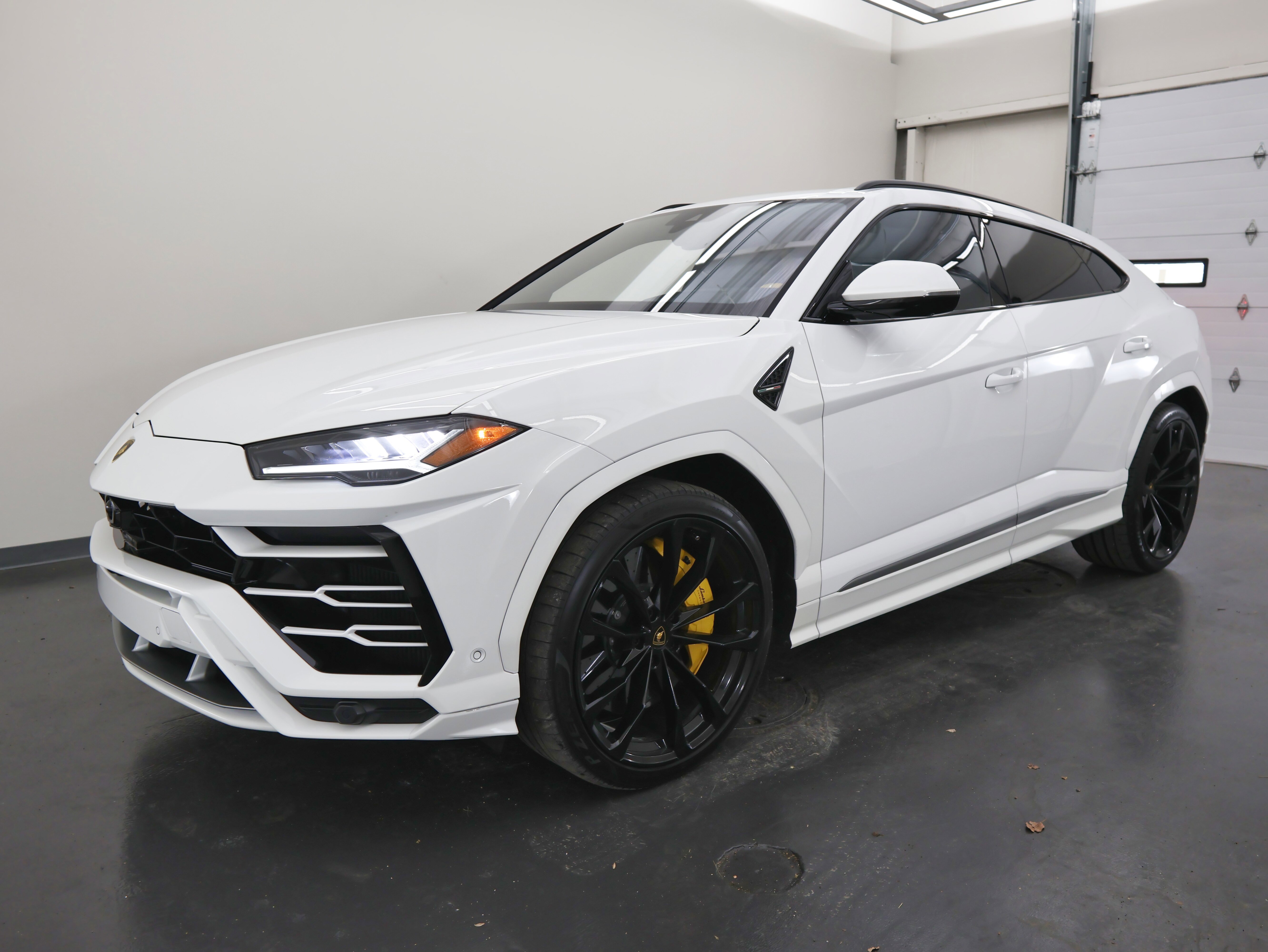 Used 2022 Lamborghini Urus image 7