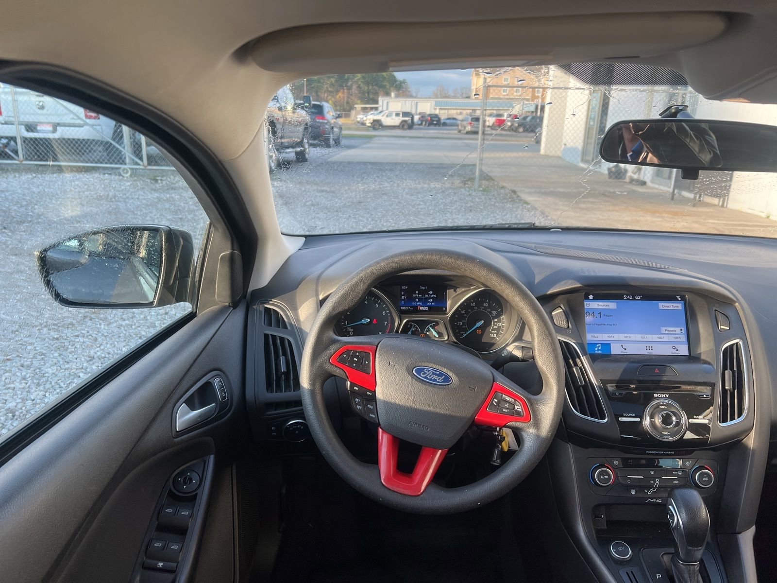 Used 2017 Ford Focus SEL image 11