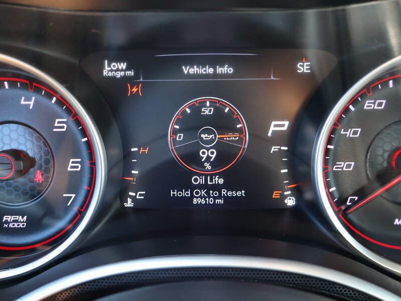 Used 2017 Dodge Charger SXT w/ Plus Group RWD image 15