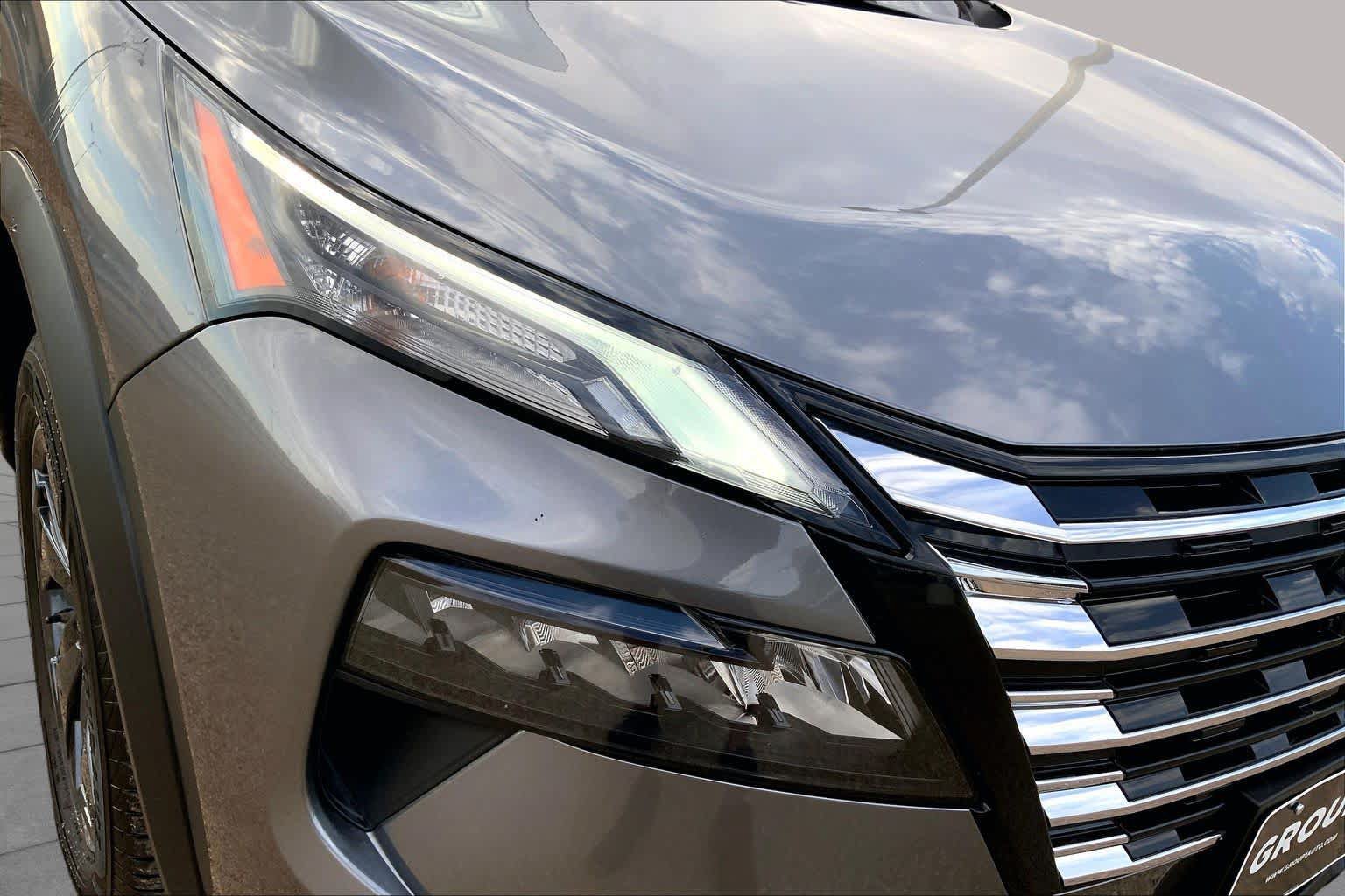 Used 2024 Nissan Rogue SV AWD/4WD image 27