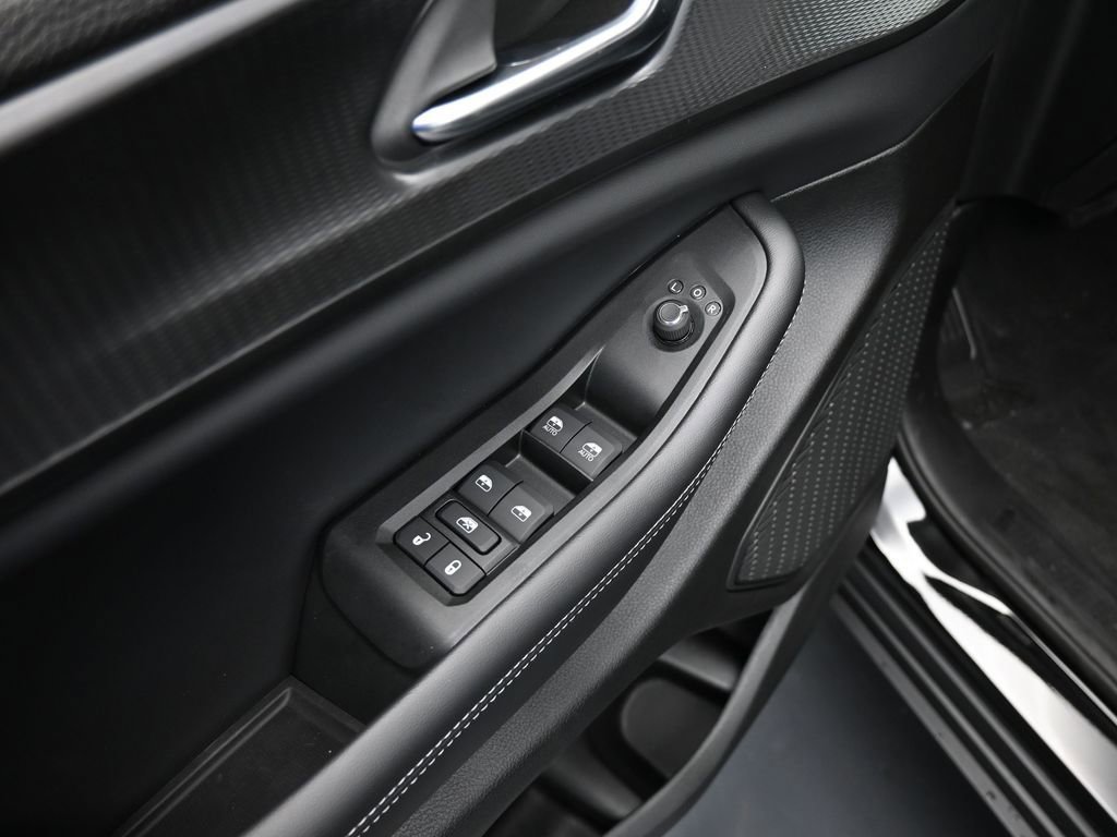 Used 2024 Jeep Grand Cherokee L Laredo w/ Luxury Tech Group I image 12