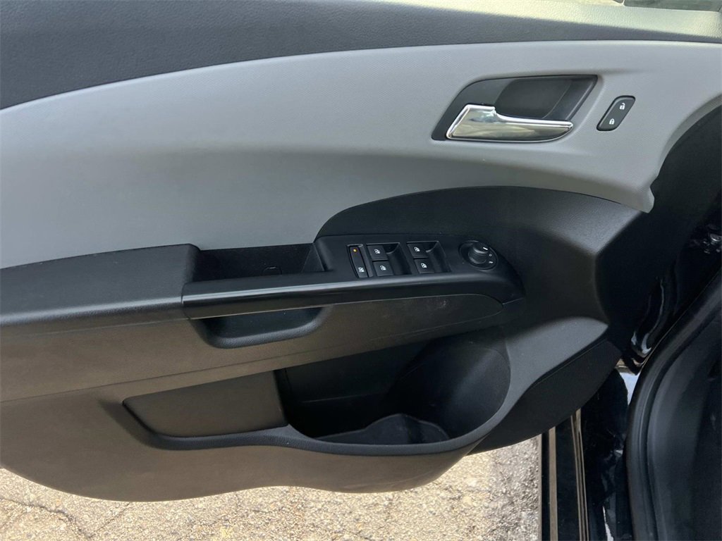 Used 2020 Chevrolet Sonic LT image 12