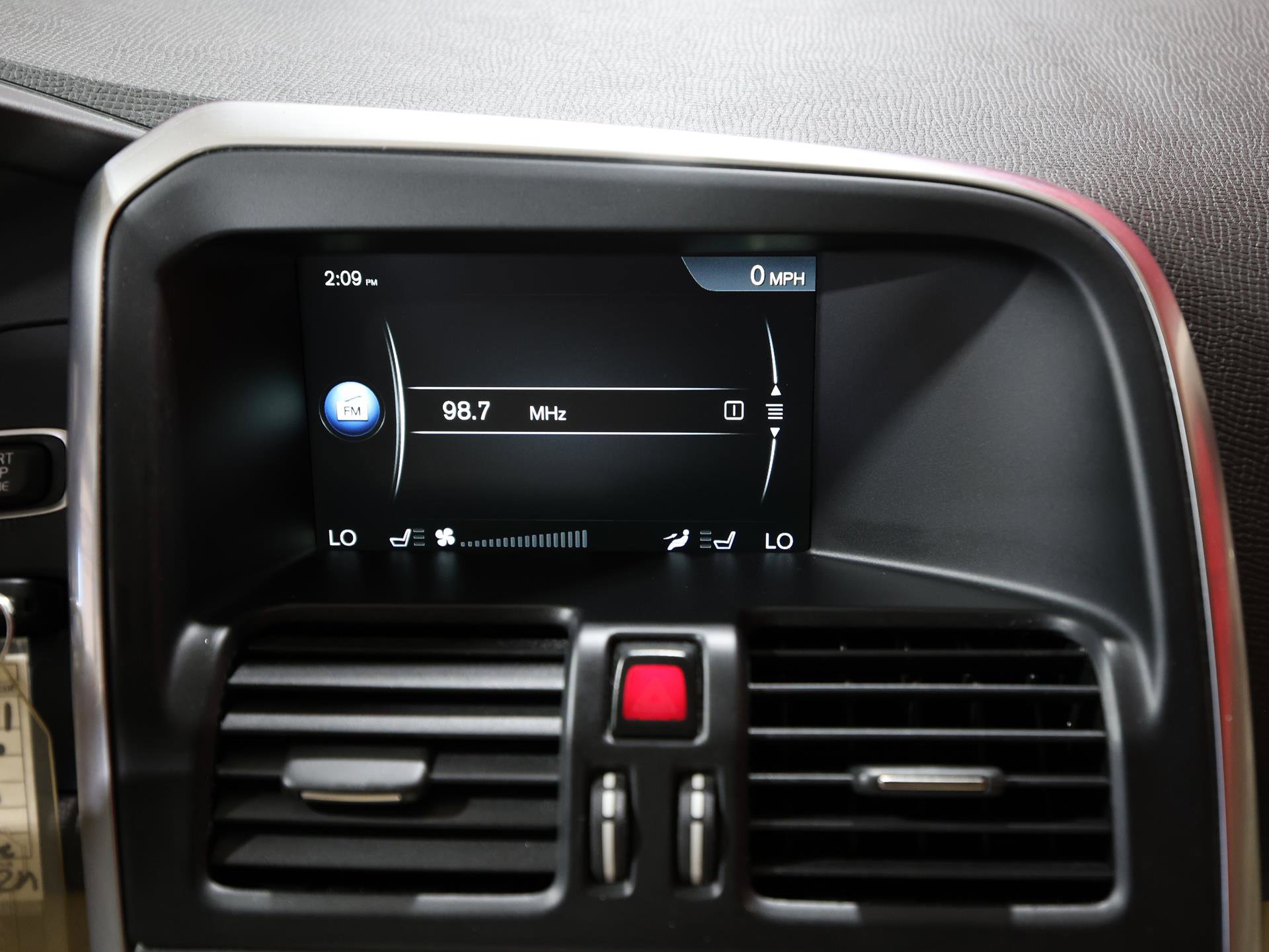 Used 2016 Volvo XC60 T5 Premier image 18