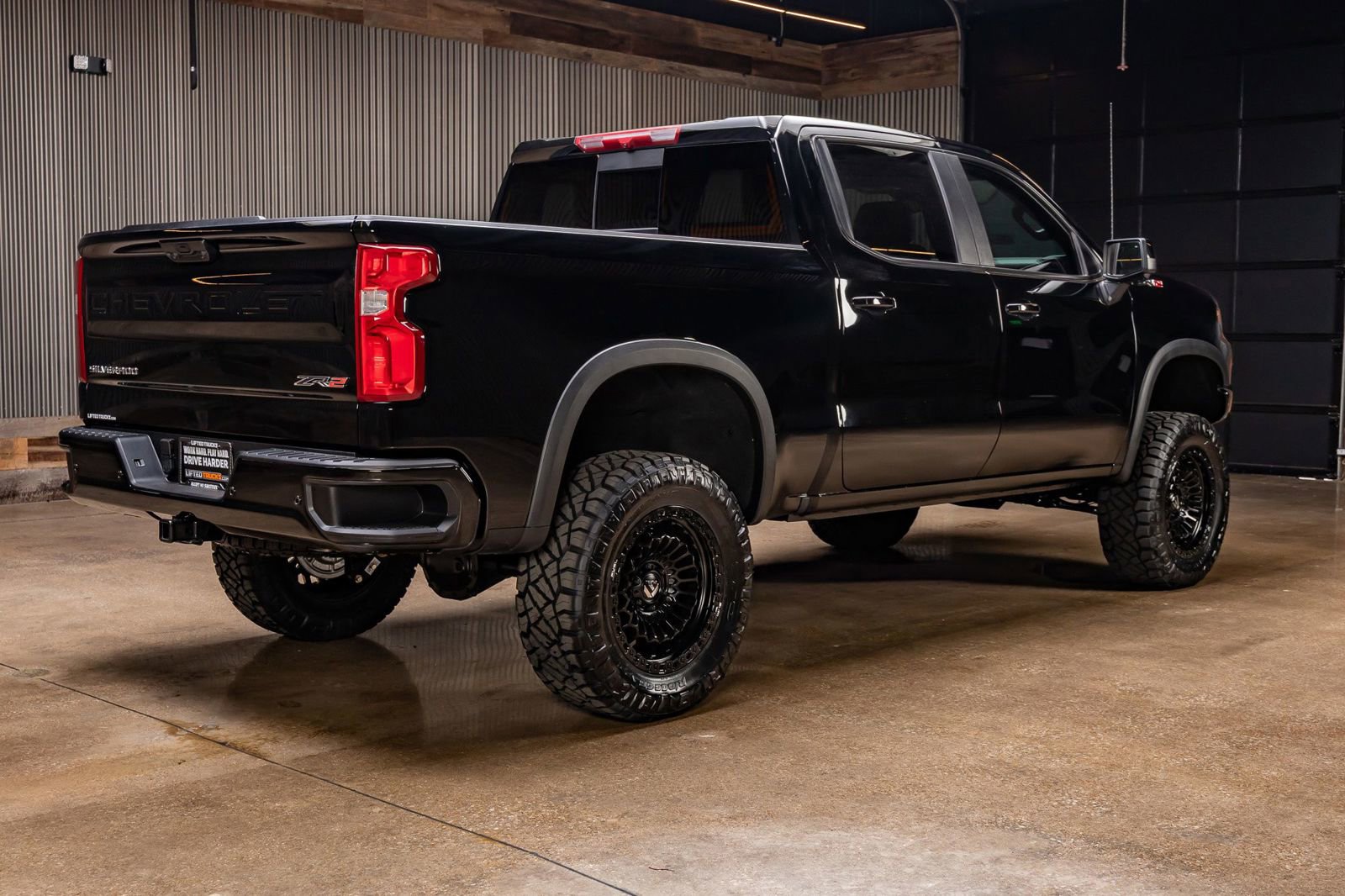 Used 2025 Chevrolet Silverado 1500 ZR2 image 10