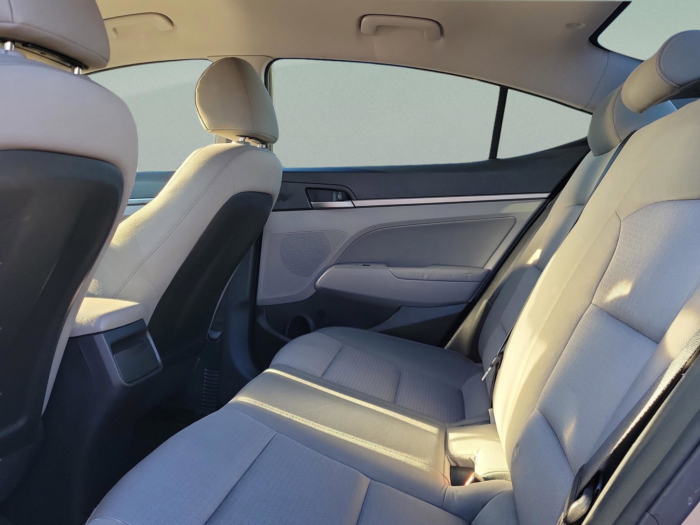 Used 2017 Hyundai Elantra SE image 6