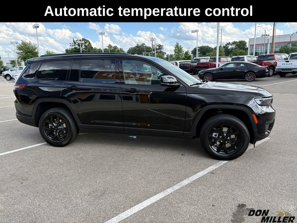 New 2025 Jeep Grand Cherokee L Laredo image 4