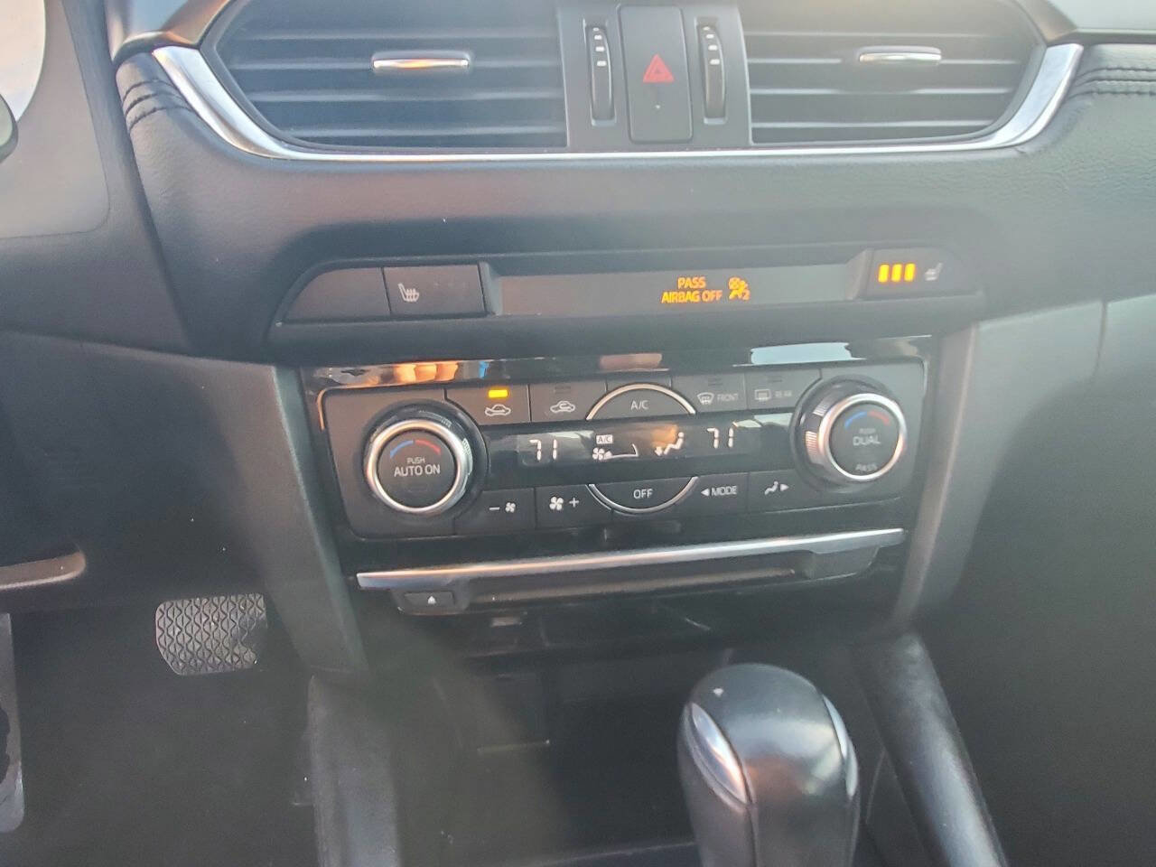 Used 2016 MAZDA MAZDA6 Touring w/ Touring Technology Package image 19