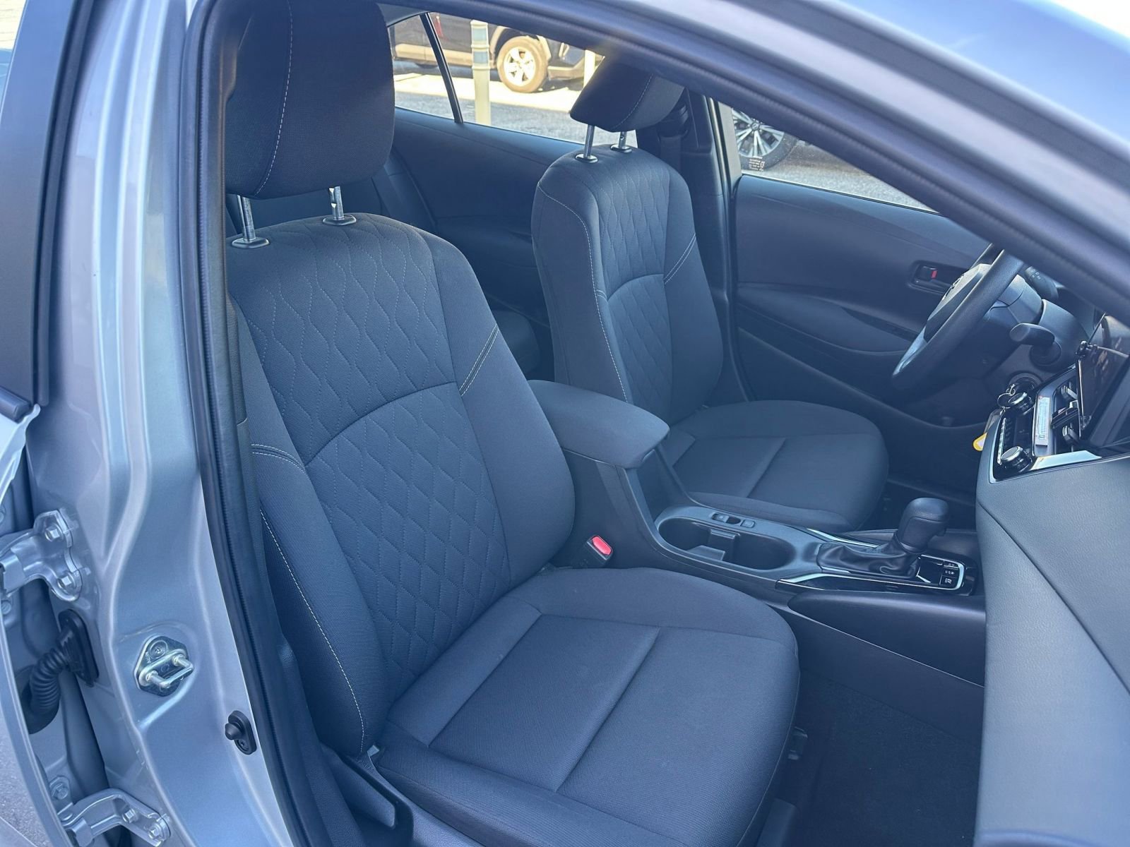 Used 2025 Toyota Corolla Hybrid Sedan image 34