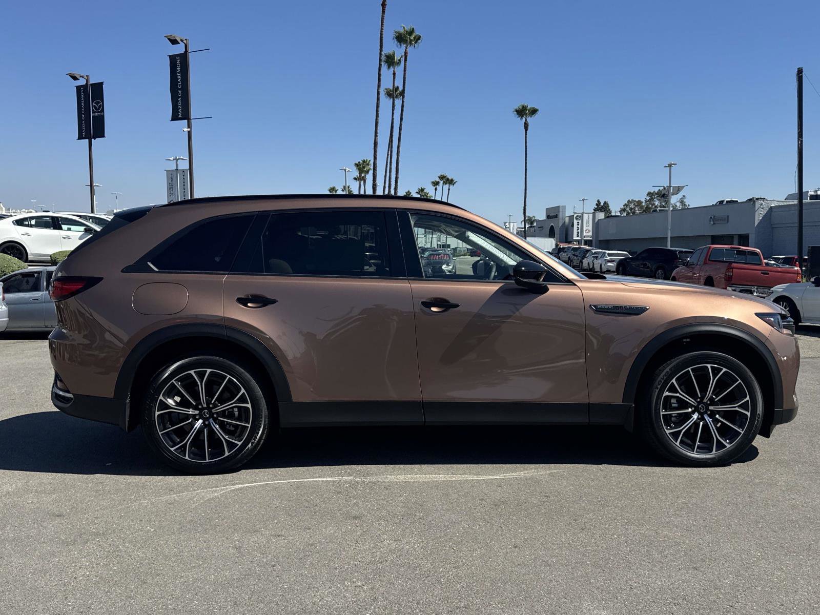 New 2025 MAZDA CX-70 Plug-In Hybrid w/ Premium Pkg image 4