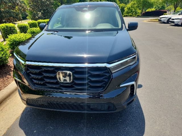 Used 2023 Honda Pilot LX image 8