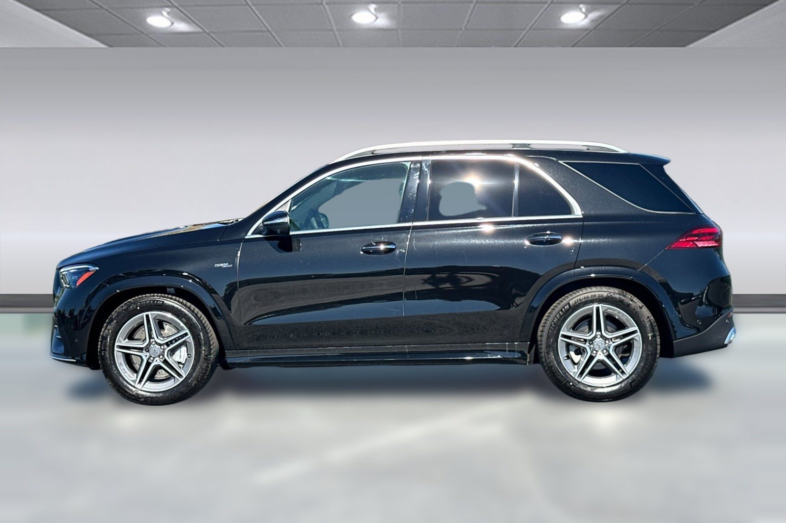 Used 2025 Mercedes-Benz GLE 53 AMG 4MATIC image 2