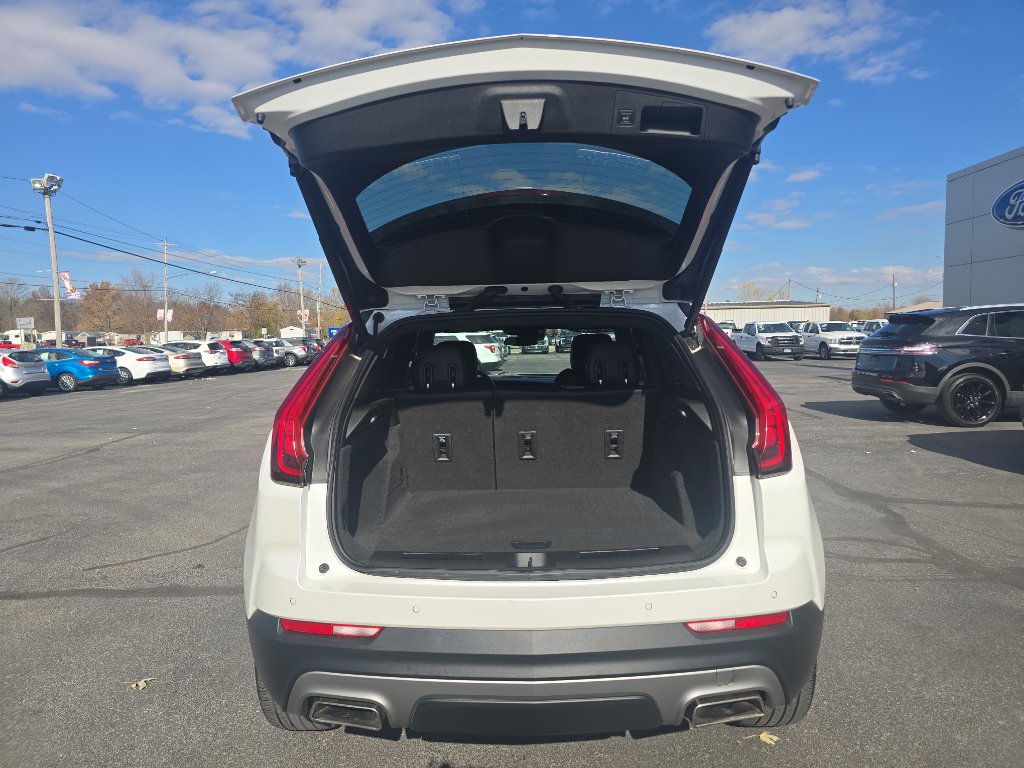 Used 2022 Cadillac XT4 Premium Luxury w/ Cold Weather Package AWD/4WD image 9