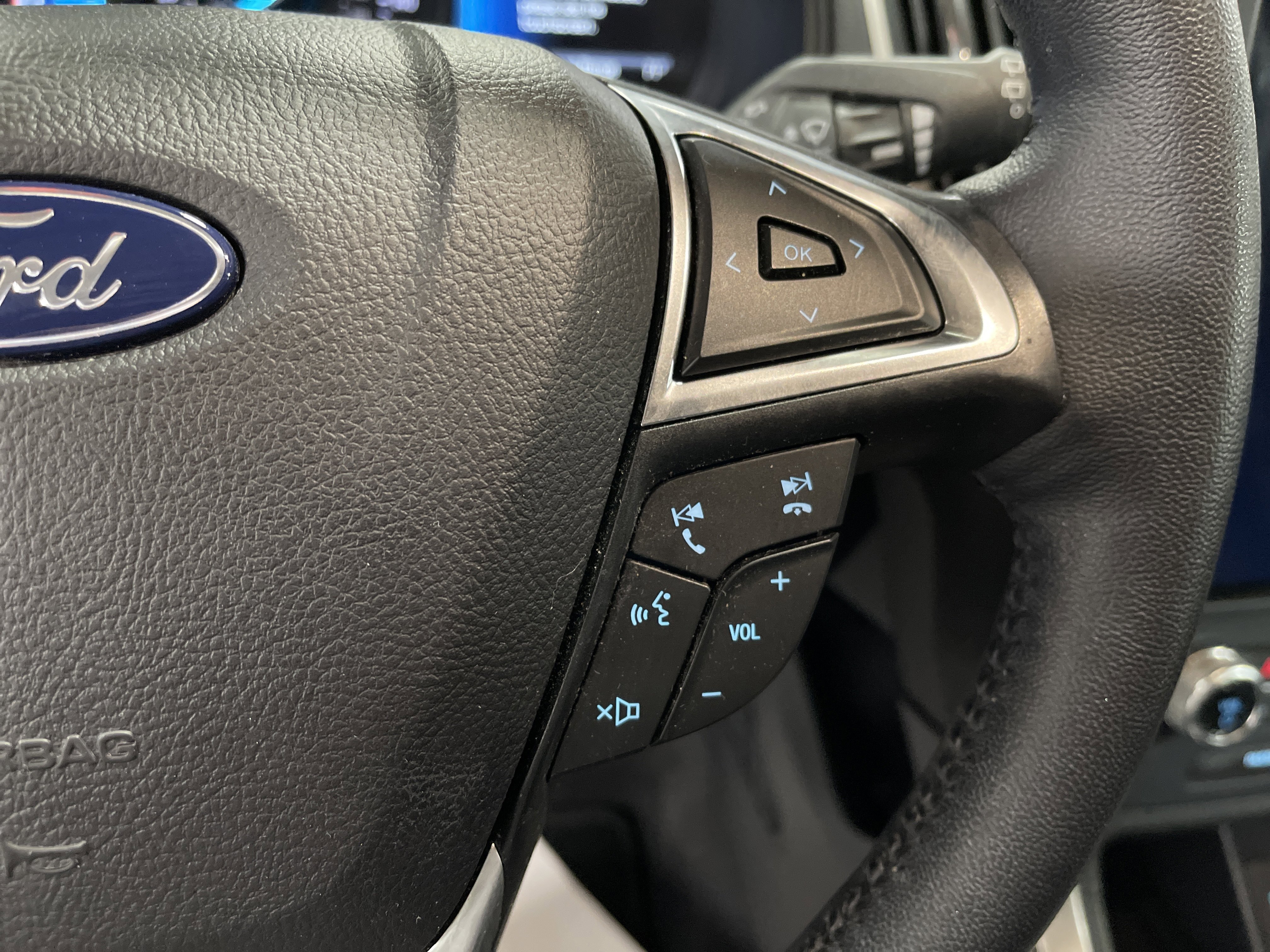 Used 2023 Ford Edge SEL w/ Convenience Package image 19