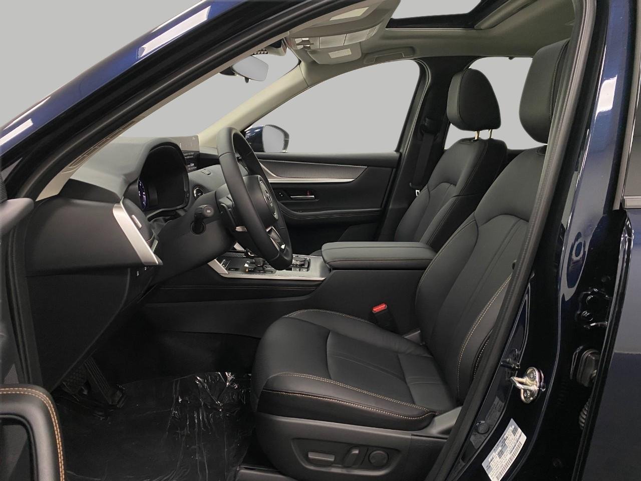 New 2025 MAZDA CX-90 Plug-In Hybrid w/ Preferred AWD/4WD image 29