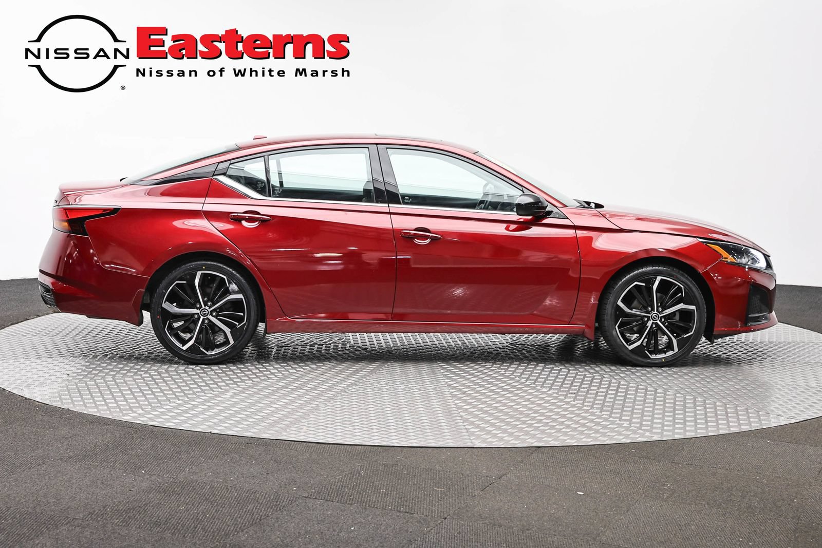 Used 2023 Nissan Altima 2.5 SR w/ SR Premium Package FWD image 4