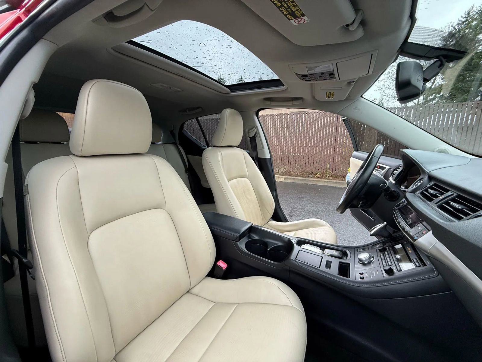 Used 2011 Lexus CT 200h Premium image 25