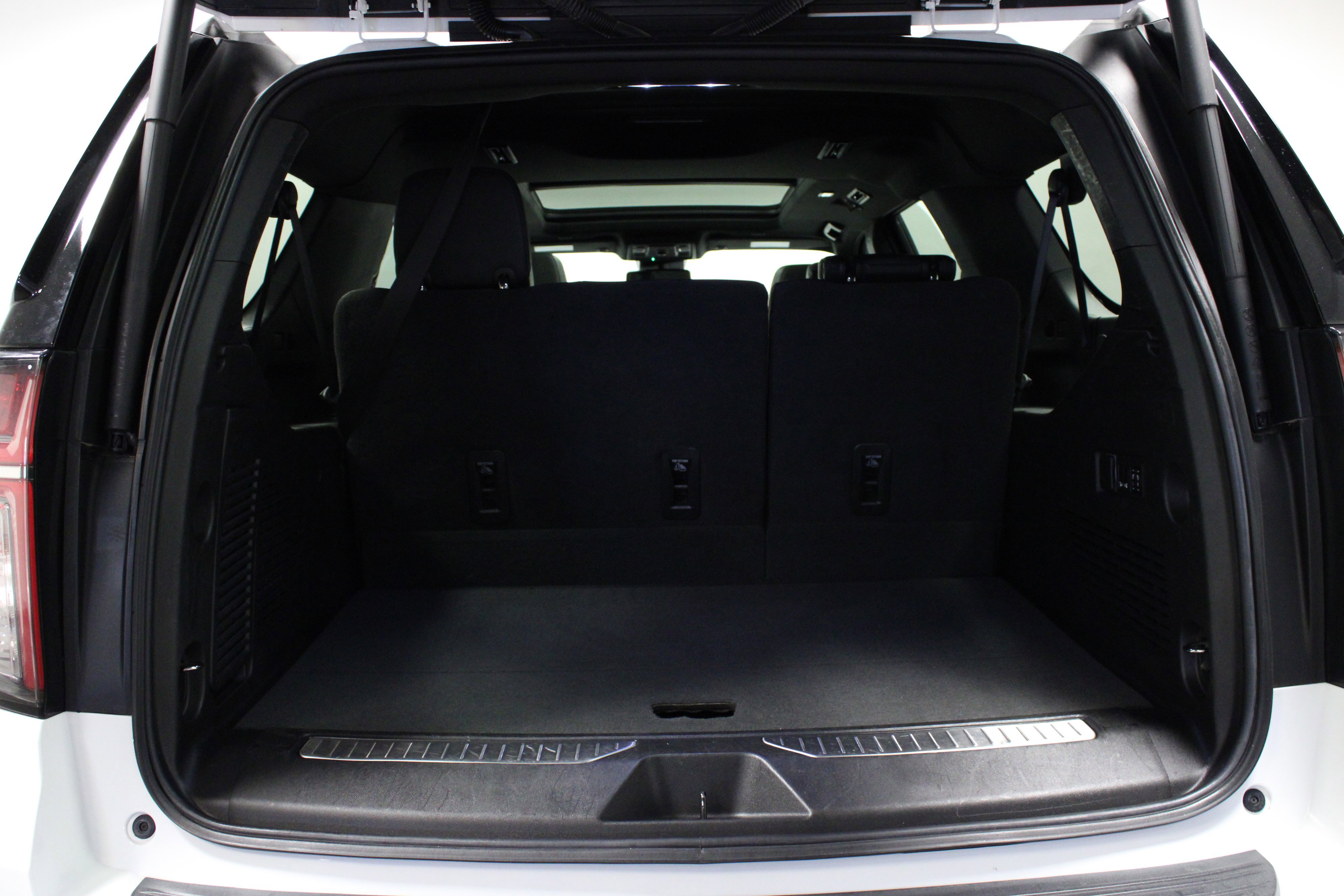 Used 2023 Chevrolet Suburban Z71 w/ Luxury Package image 15