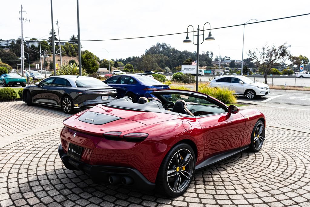 Certified 2025 Ferrari Roma Spider RWD image 2