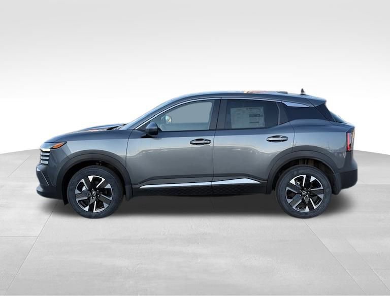 Used 2026 Nissan Kicks SV image 2