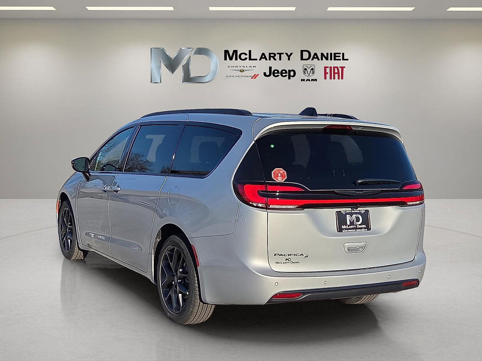 New 2026 Chrysler Pacifica Select w/ S Appearance Package FWD image 4