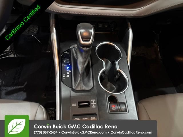 Used 2020 Toyota Highlander XLE AWD/4WD image 12