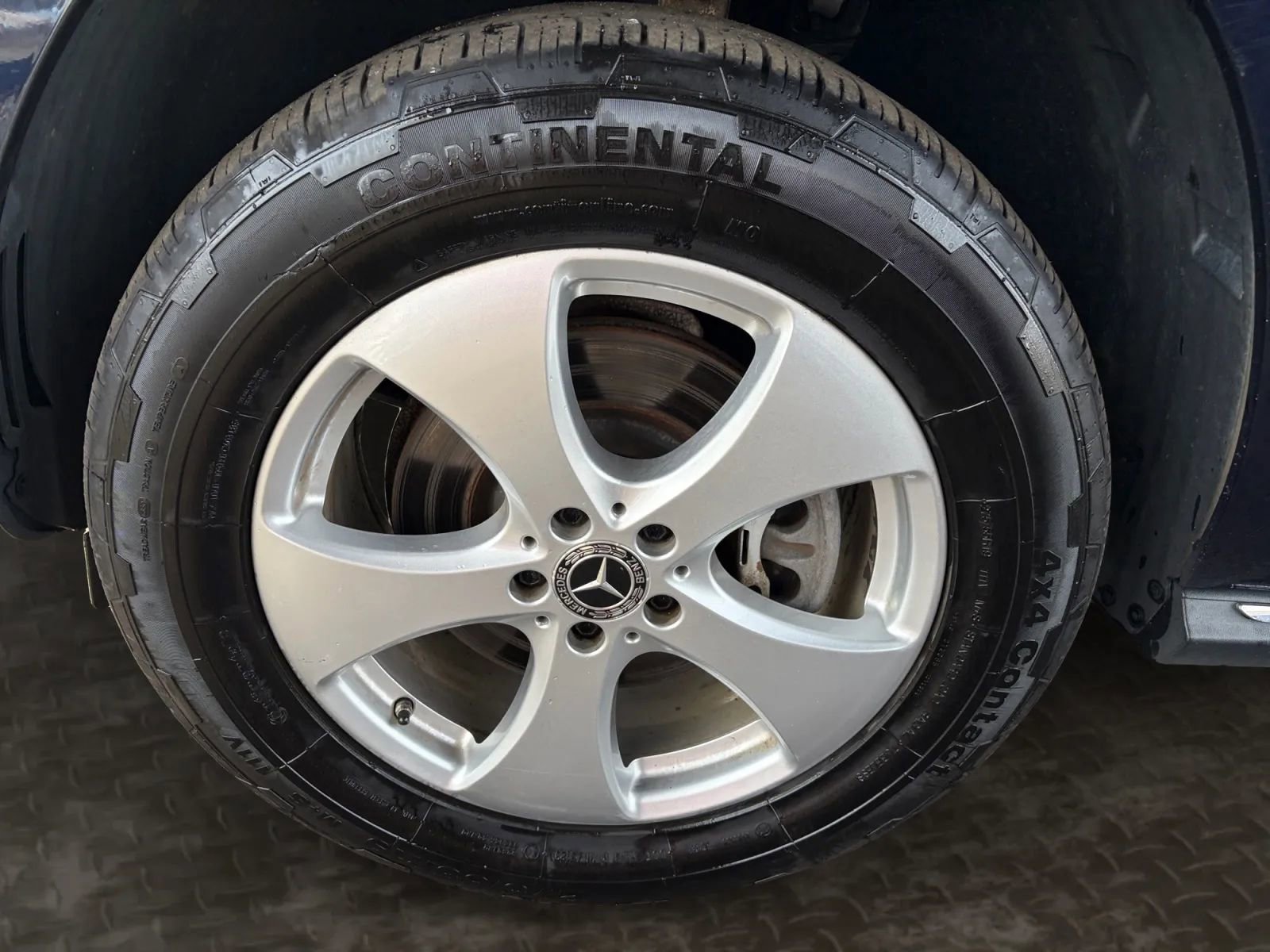 Used 2018 Mercedes-Benz GLS 450 4MATIC image 36