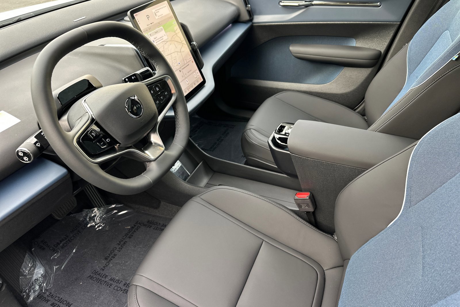 New 2026 Volvo EX30 Plus w/ Climate Package image 8